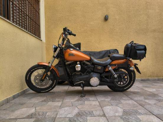 HARLEY-DAVIDSON DYNA STREET BOB 